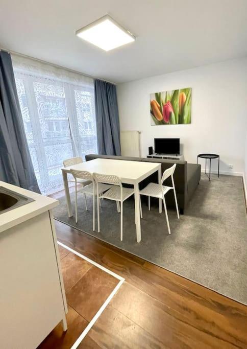 Green Bialoleka Fine Apartament Varsavia Esterno foto